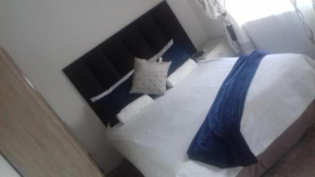 Гостиница Sir Pinto Holiday Inn  Эмалахлени